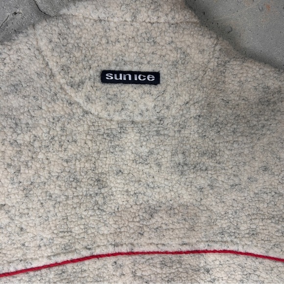 Sunice cream off white, grey Sherpa zip up red piping accent vest small - Picture 8 of 8
